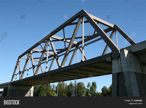 metal box girder bridge design